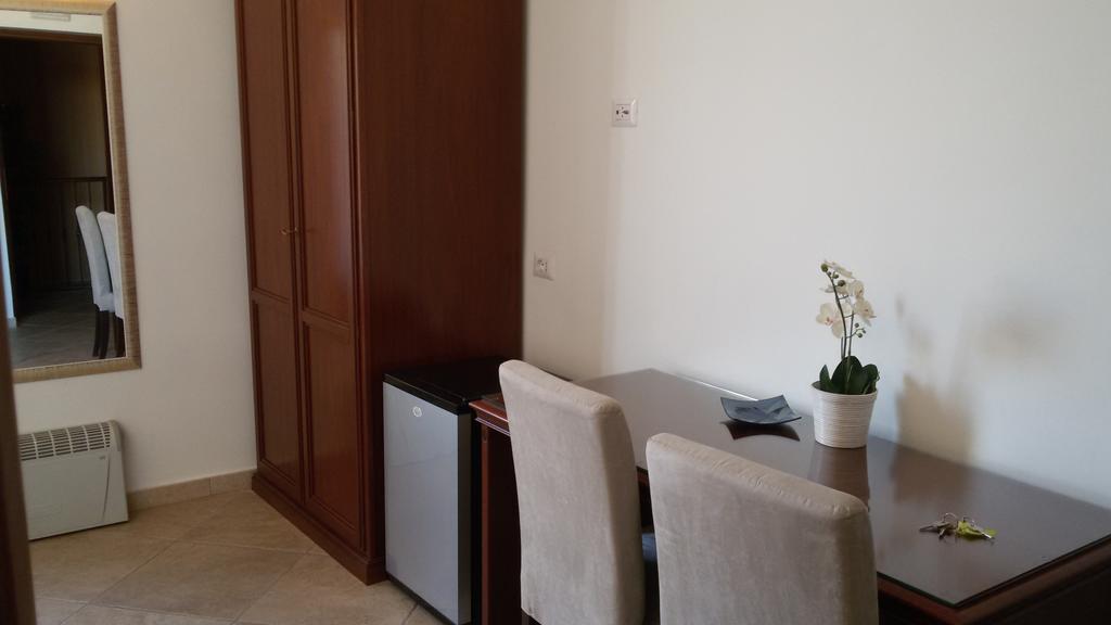 Mrs Julie Guesthouse Roma Habitación foto